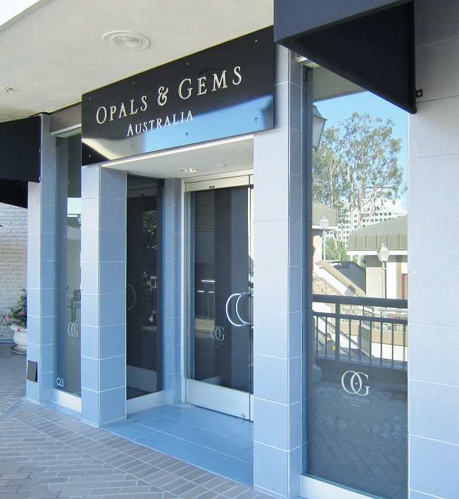 Opals & Gems Storefront Sign